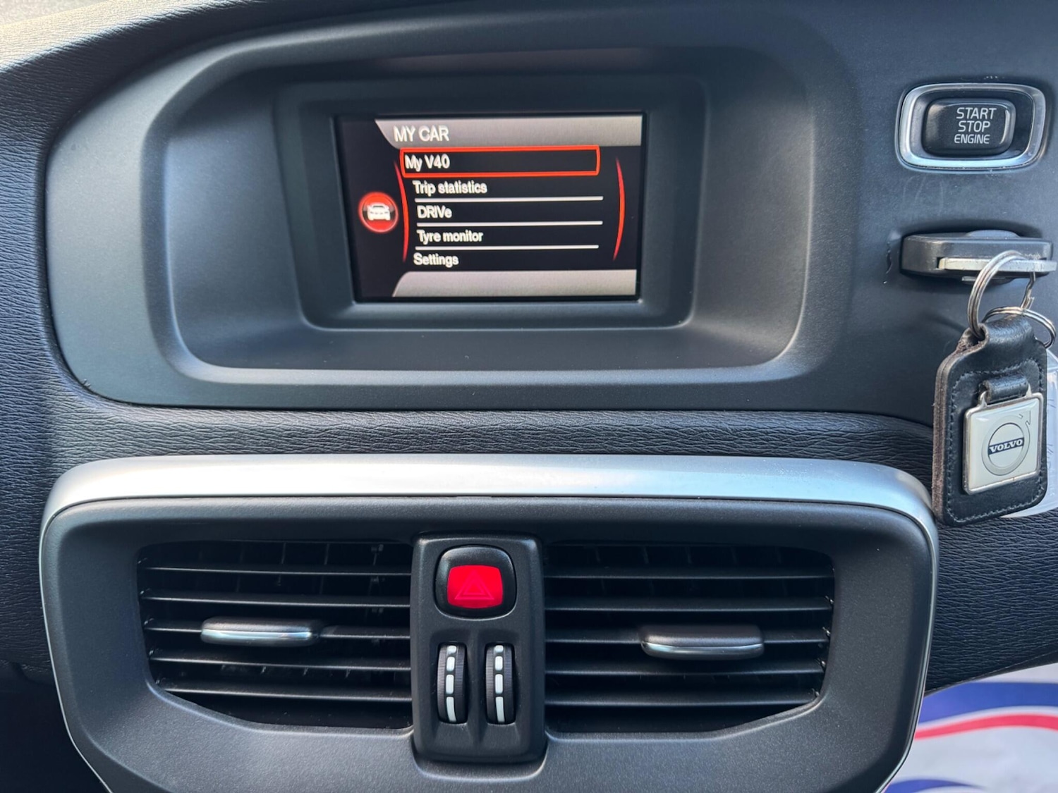 Used Volvo V40 2015 for sale - 76688787: Photo 21