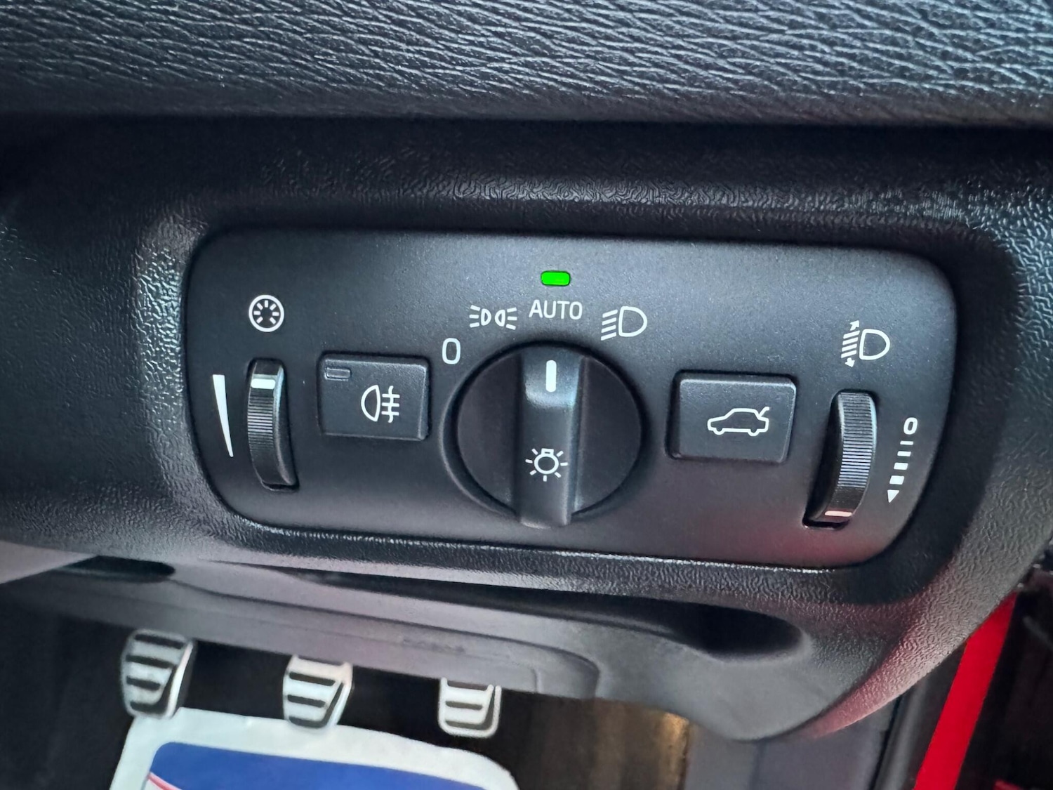 Used Volvo V40 2015 for sale - 76688787: Photo 22