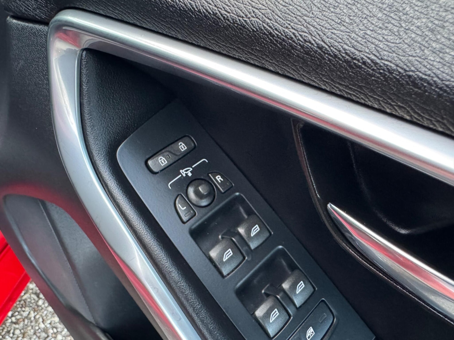 Used Volvo V40 2015 for sale - 76688787: Photo 23