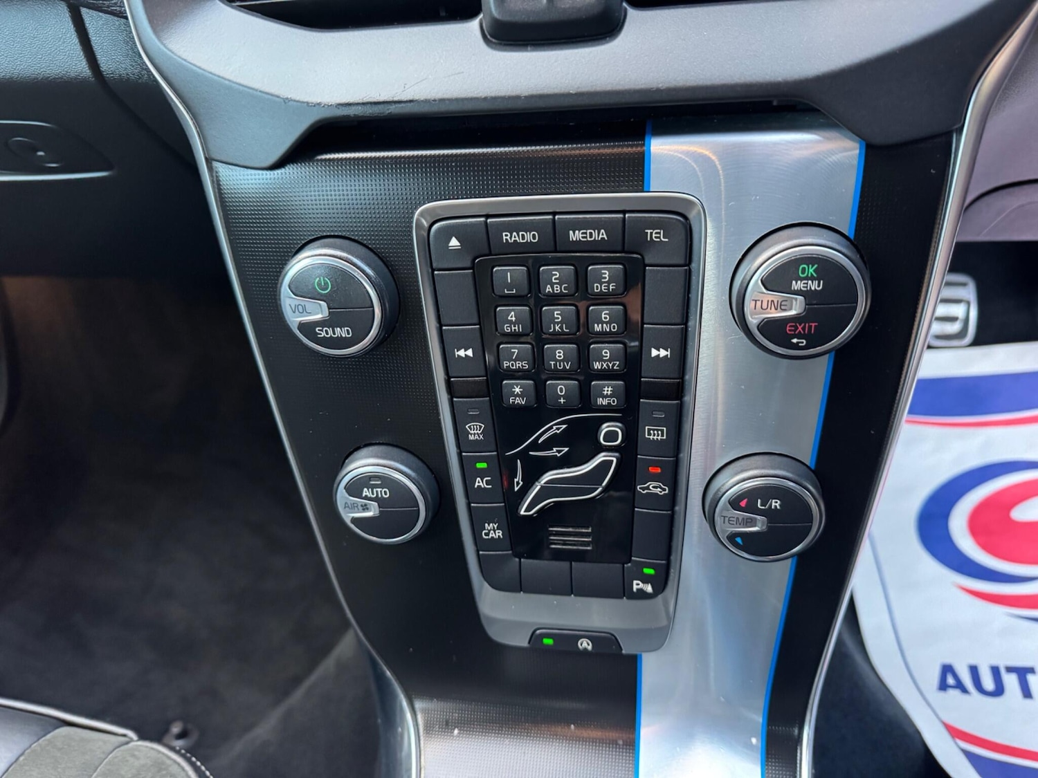 Used Volvo V40 2015 for sale - 76688787: Photo 24