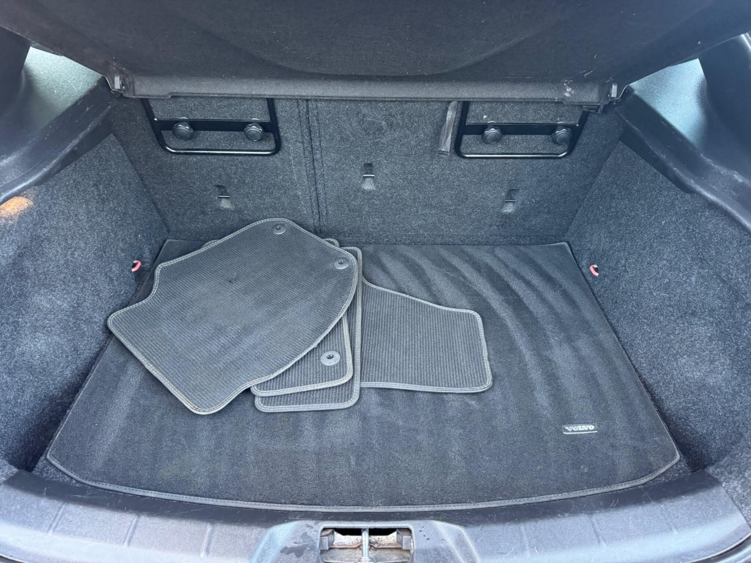 Used Volvo V40 2015 for sale - 76688787: Photo 26