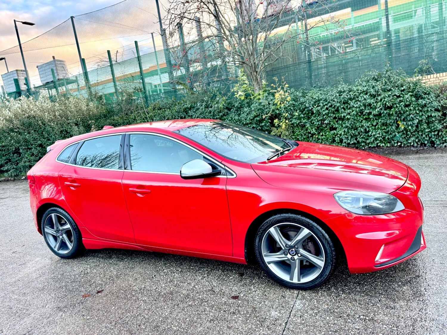 Used Volvo V40 2015 for sale - 76688787: Photo 8