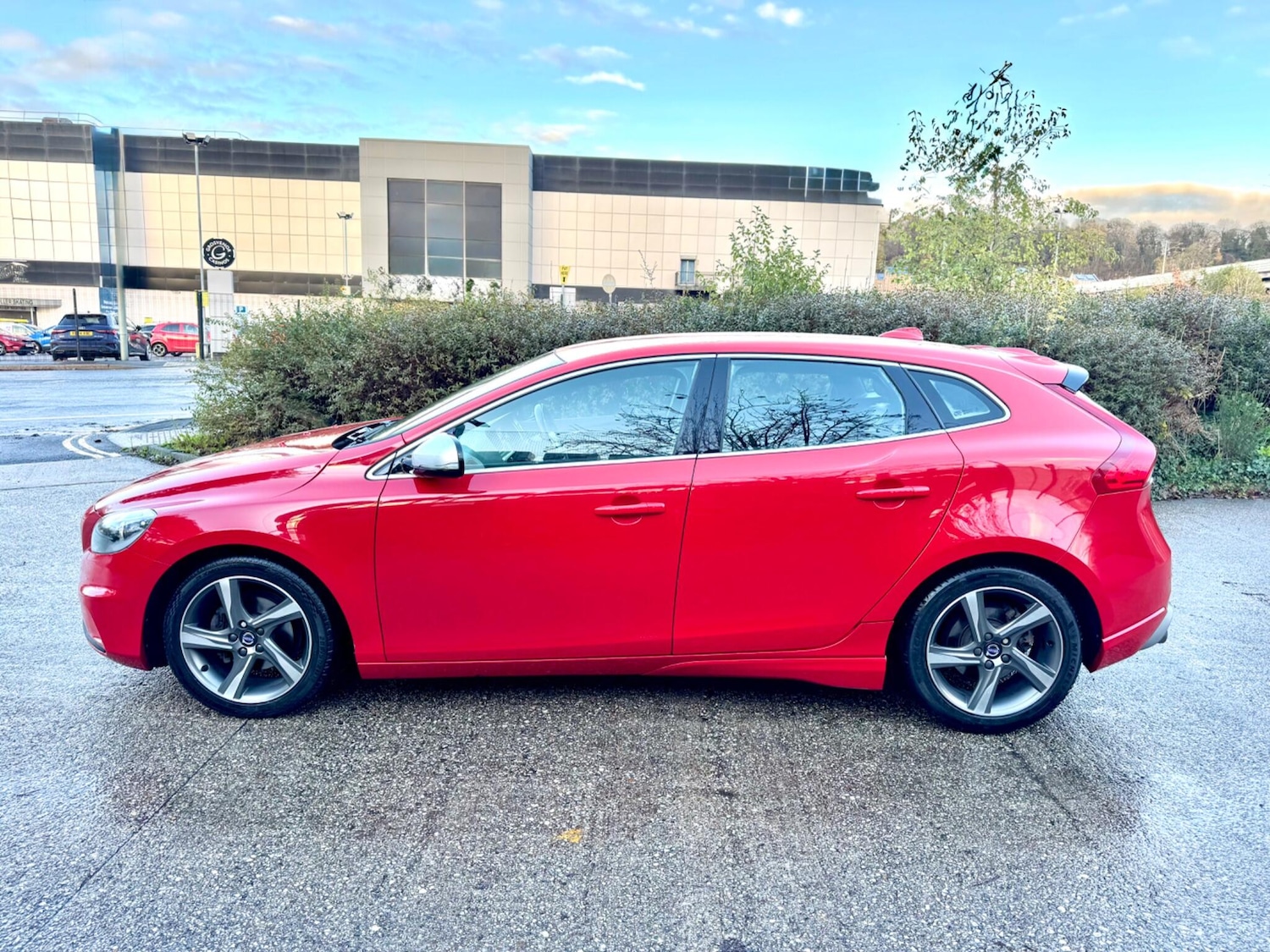 Used Volvo V40 2015 for sale - 76688787: Photo 9