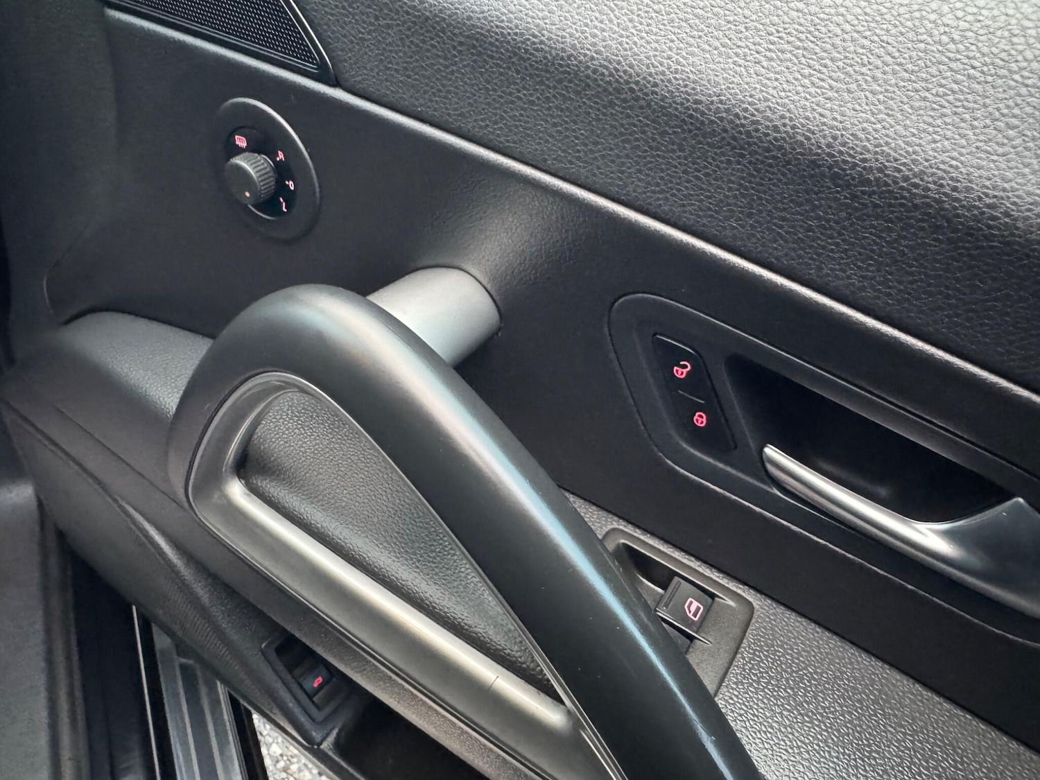 Used Volkswagen Scirocco for sale - 77016891: Photo 25