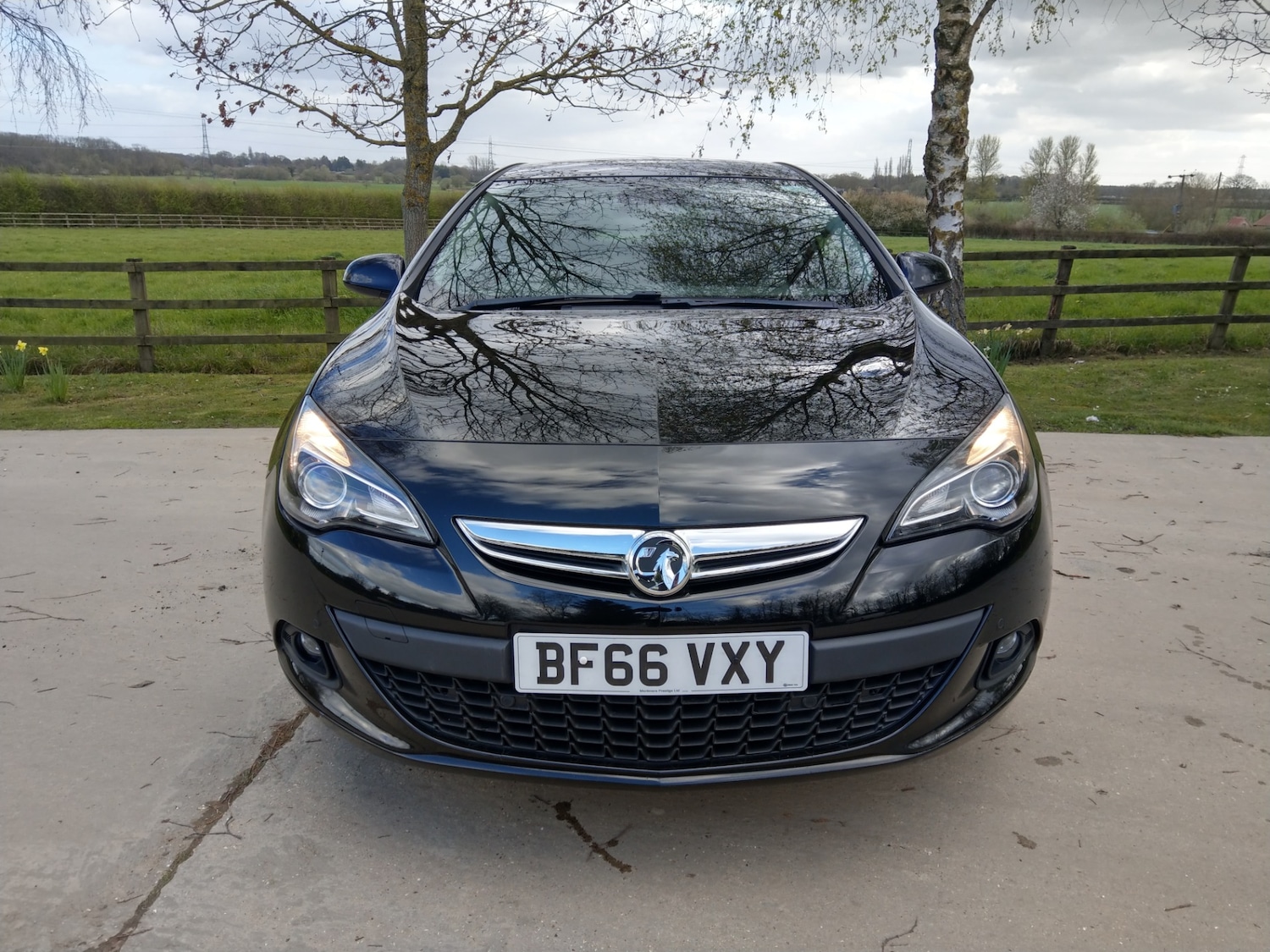 Used Vauxhall Astra GTC 2017 for sale - 78069696: Photo 2