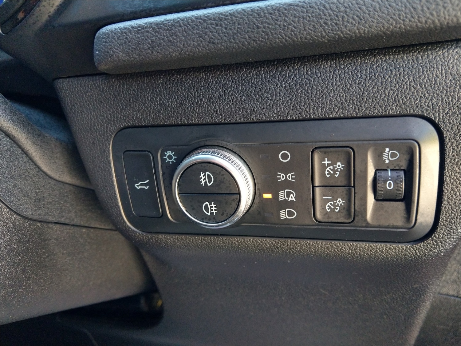 Vehicle 28