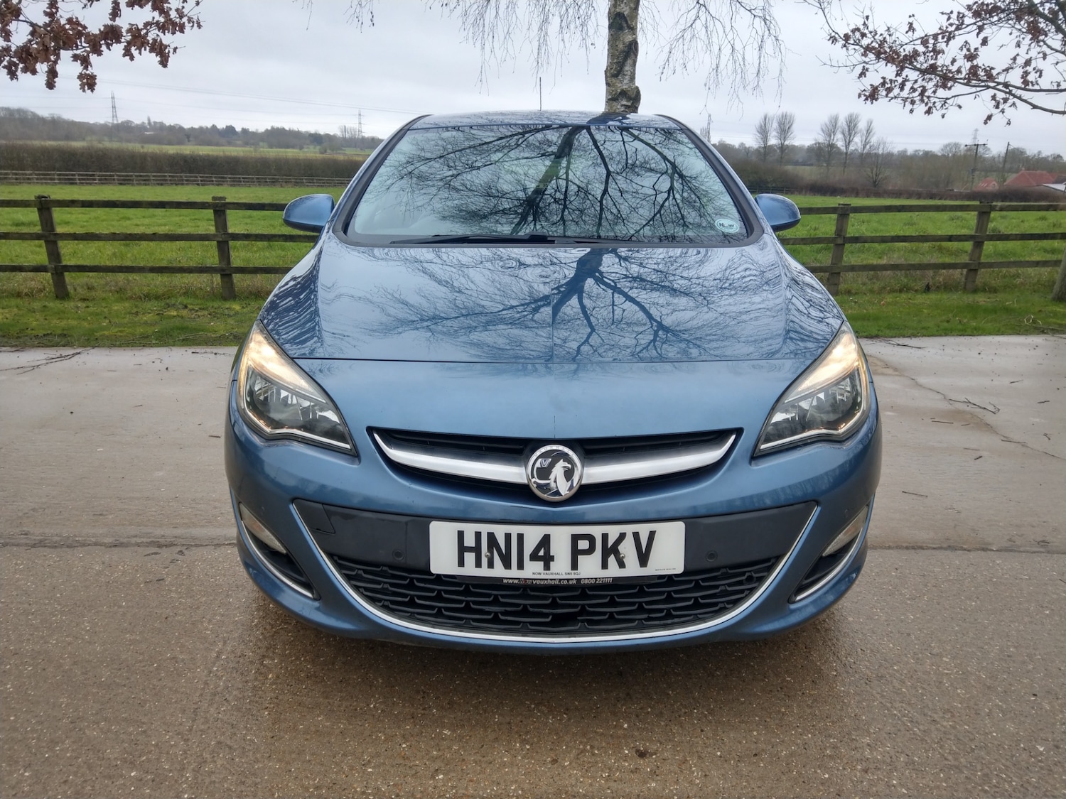 Used Vauxhall Astra 2014 for sale - 77635379: Photo 2