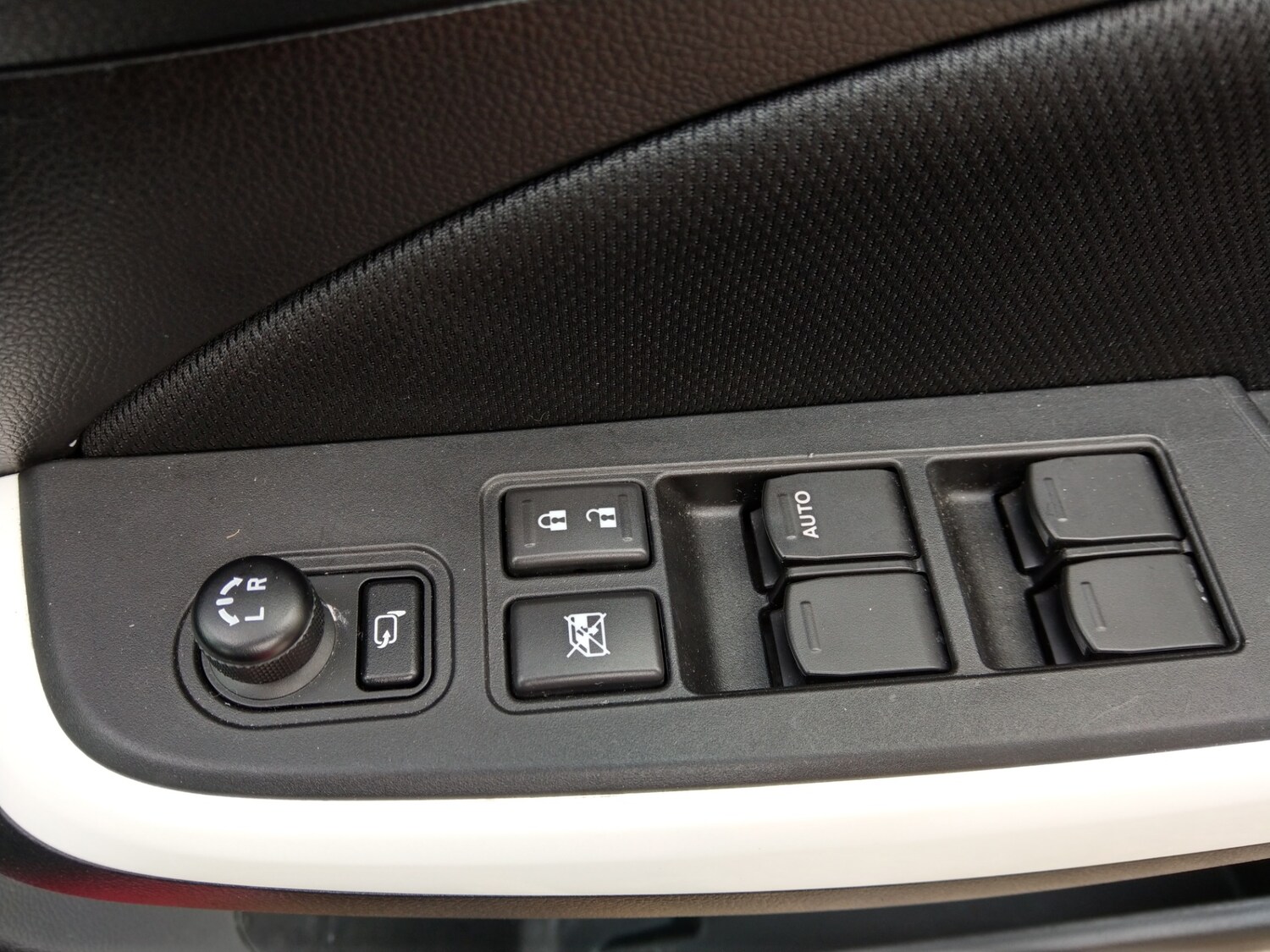 Used Suzuki Swift 2018 for sale - 77368026: Photo 28