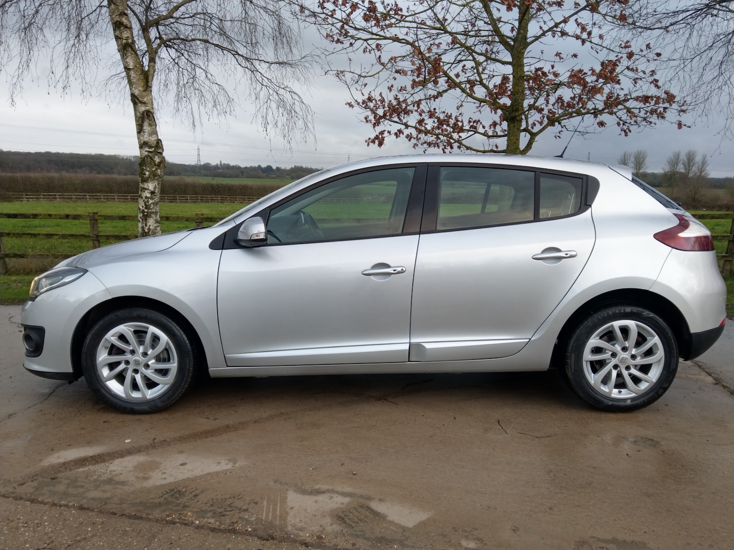 Used Renault Megane 2015 for sale - 77570883: Photo 4