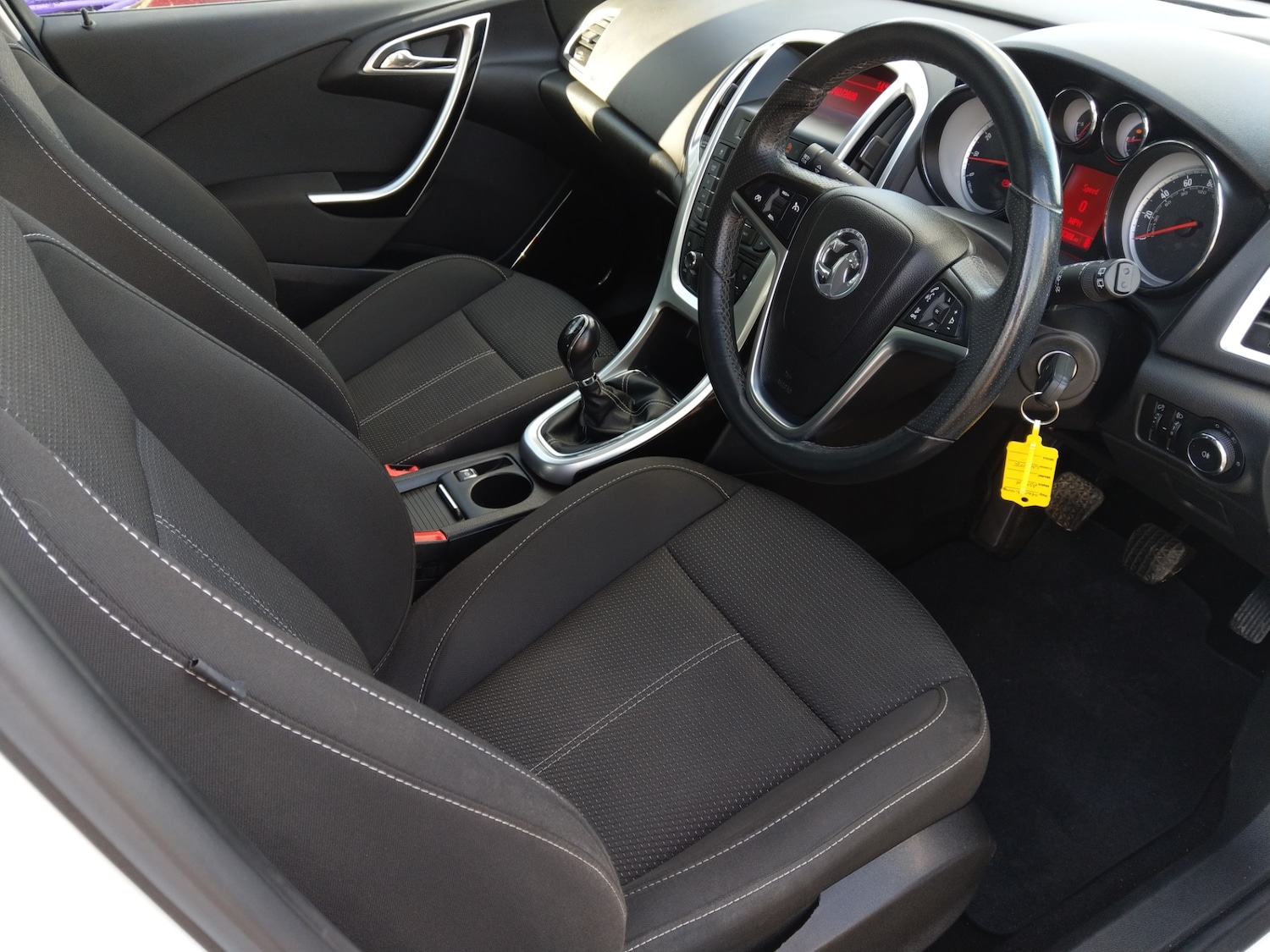 Used Vauxhall Astra 2012 for sale - 77643954: Photo 11