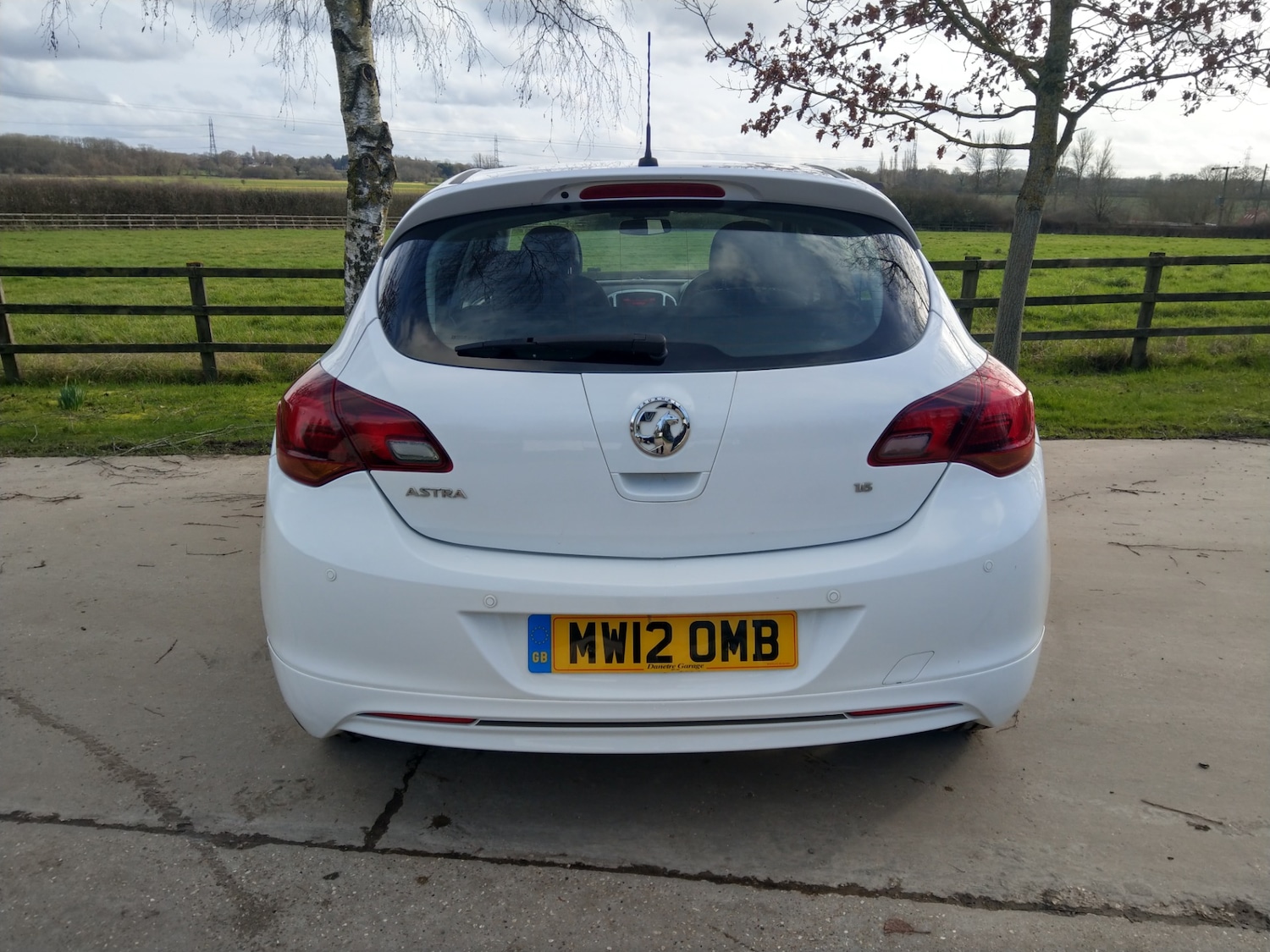 Used Vauxhall Astra 2012 for sale - 77643954: Photo 4