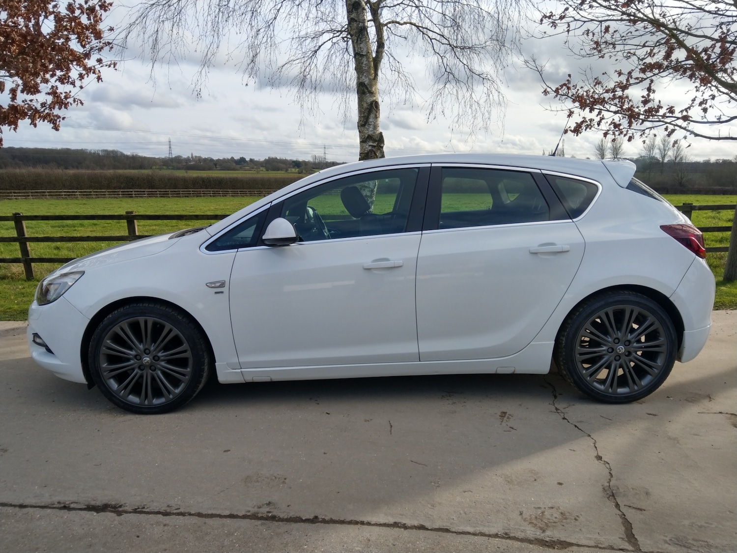 Used Vauxhall Astra 2012 for sale - 77643954: Photo 5