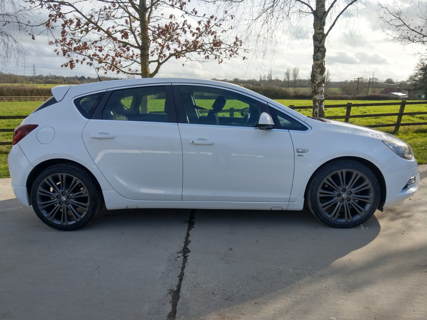 Used Vauxhall Astra 2012 for sale - 77643954: Photo 8