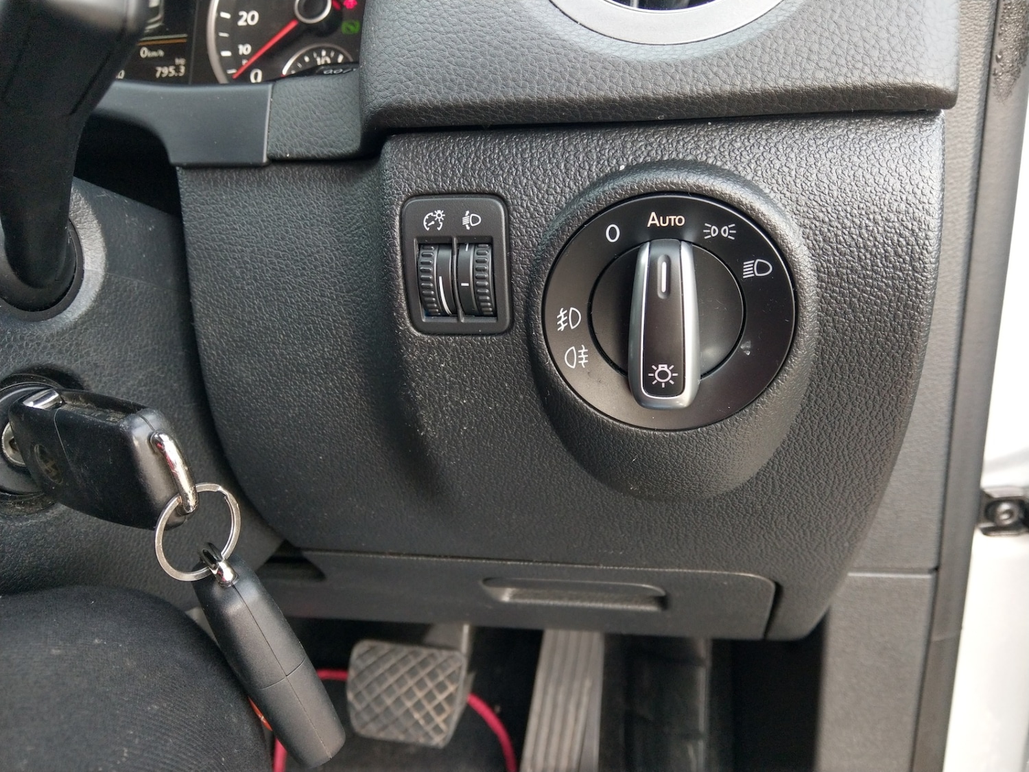 Used Volkswagen Tiguan 2015 for sale - 77198506: Photo 25