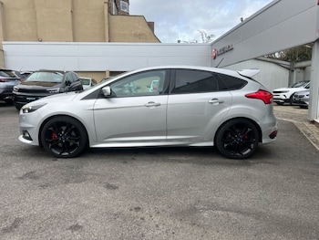 Used Ford Focus 2018 for sale - 76162588: Photo 2