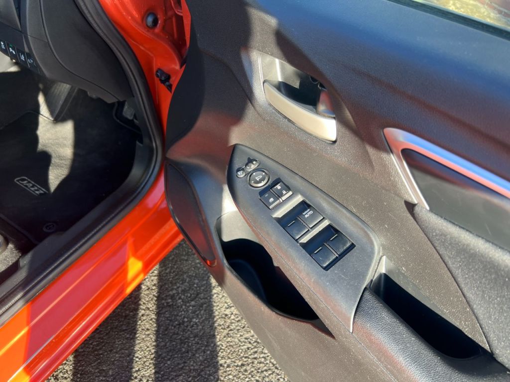 Used Honda Jazz 2017 for sale - 76616935: Photo 30