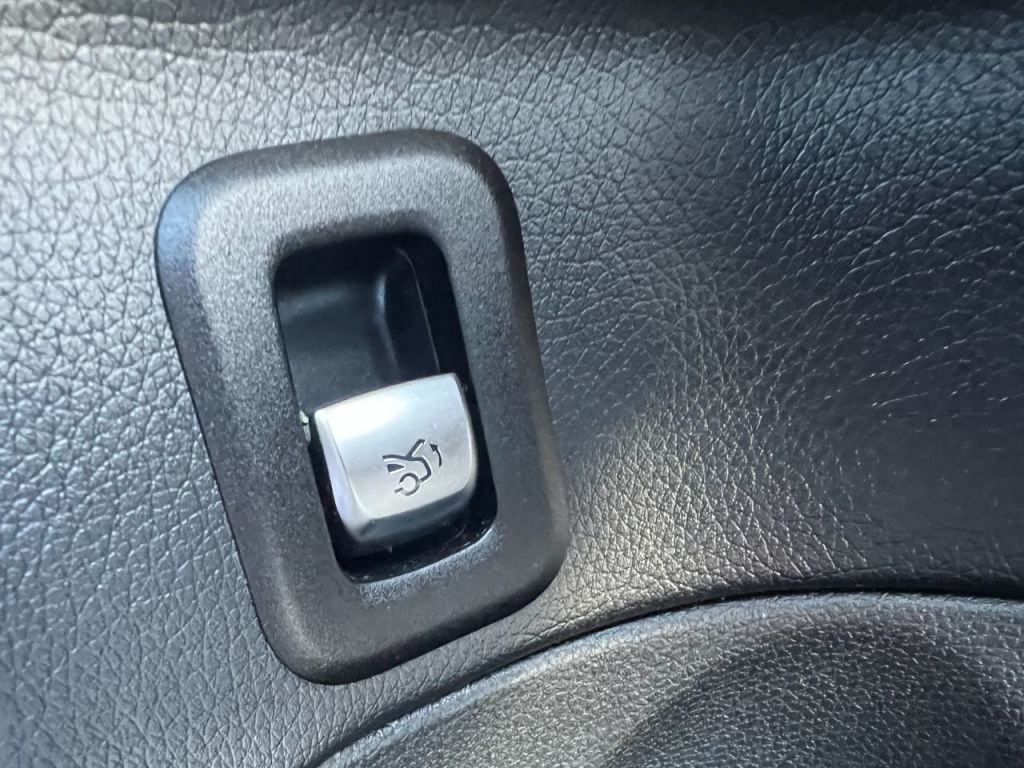 Used Mercedes-Benz C Class 2019 for sale - 76751007: Photo 31