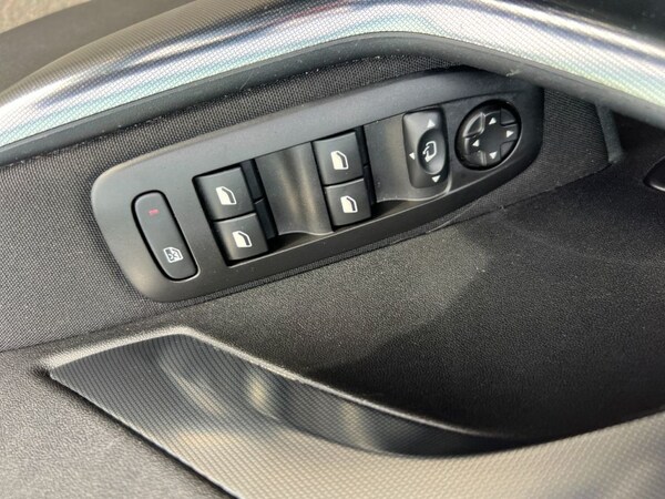 Used Peugeot 2008 2018 for sale - 75087246: Photo 25