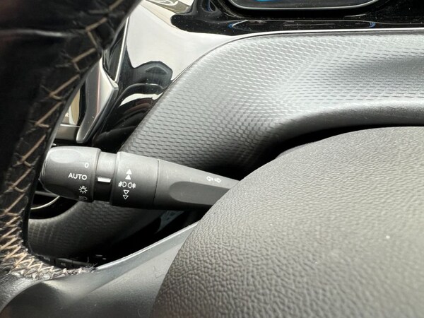 Used Peugeot 2008 2018 for sale - 75087246: Photo 31