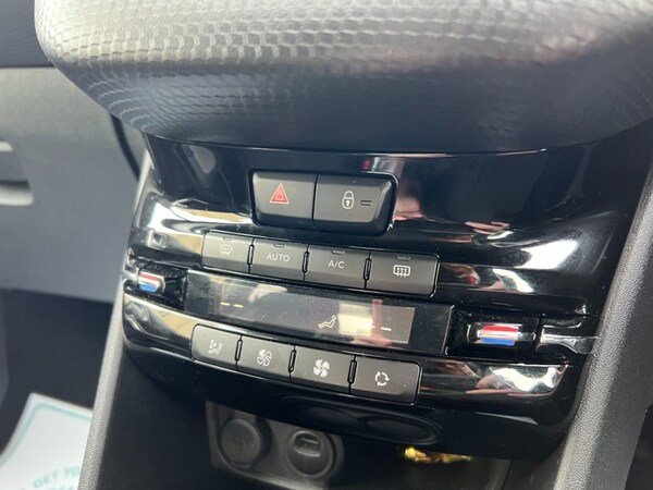 Used Peugeot 2008 2018 for sale - 75087246: Photo 34