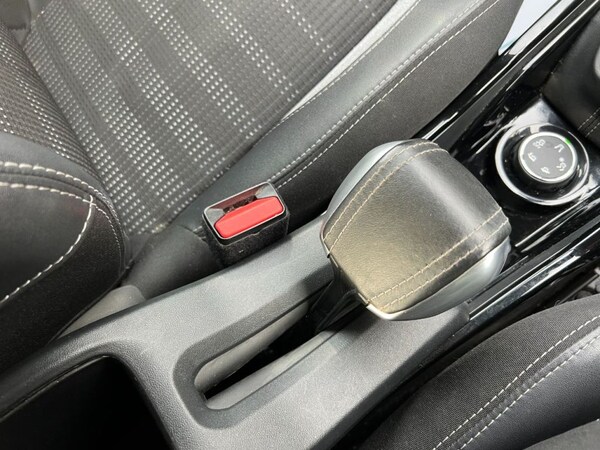 Used Peugeot 2008 2018 for sale - 75087246: Photo 38
