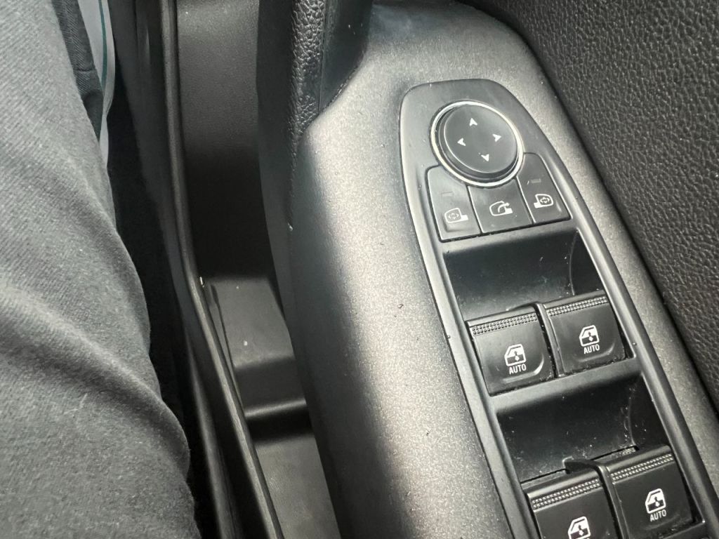 Used Renault Captur 2020 for sale - 76428907: Photo 29