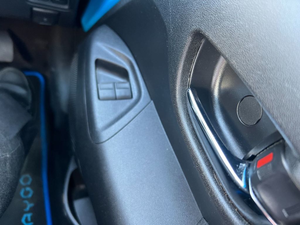 Used Toyota AYGO 2015 for sale - 78153397: Photo 17