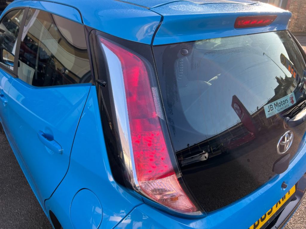 Used Toyota AYGO 2015 for sale - 78153397: Photo 28