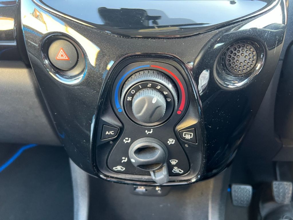 Used Toyota AYGO 2015 for sale - 78153397: Photo 42