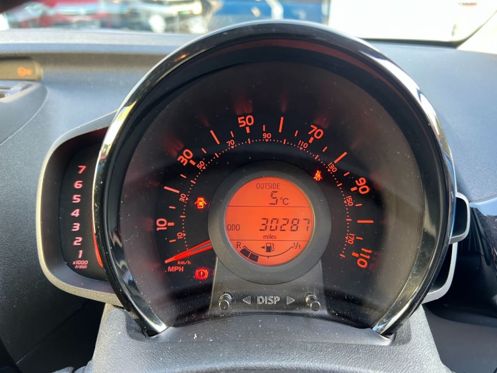 Used Toyota AYGO 2015 for sale - 78153397: Photo 6