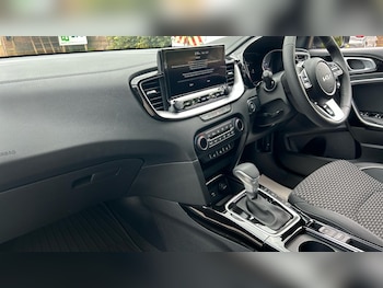 Used Kia XCeed 2025 for sale - 76337185: Photo