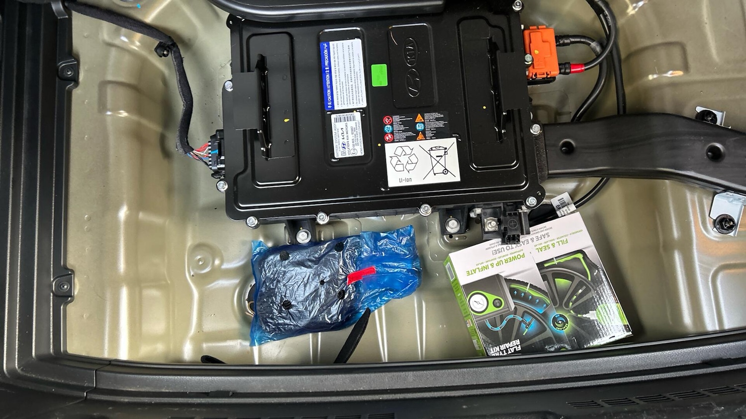 Used Kia Stonic 2023 for sale - 76336232: Photo 12