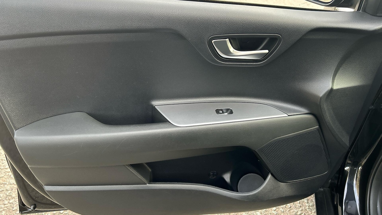 Used Kia Stonic 2023 for sale - 76336232: Photo 17