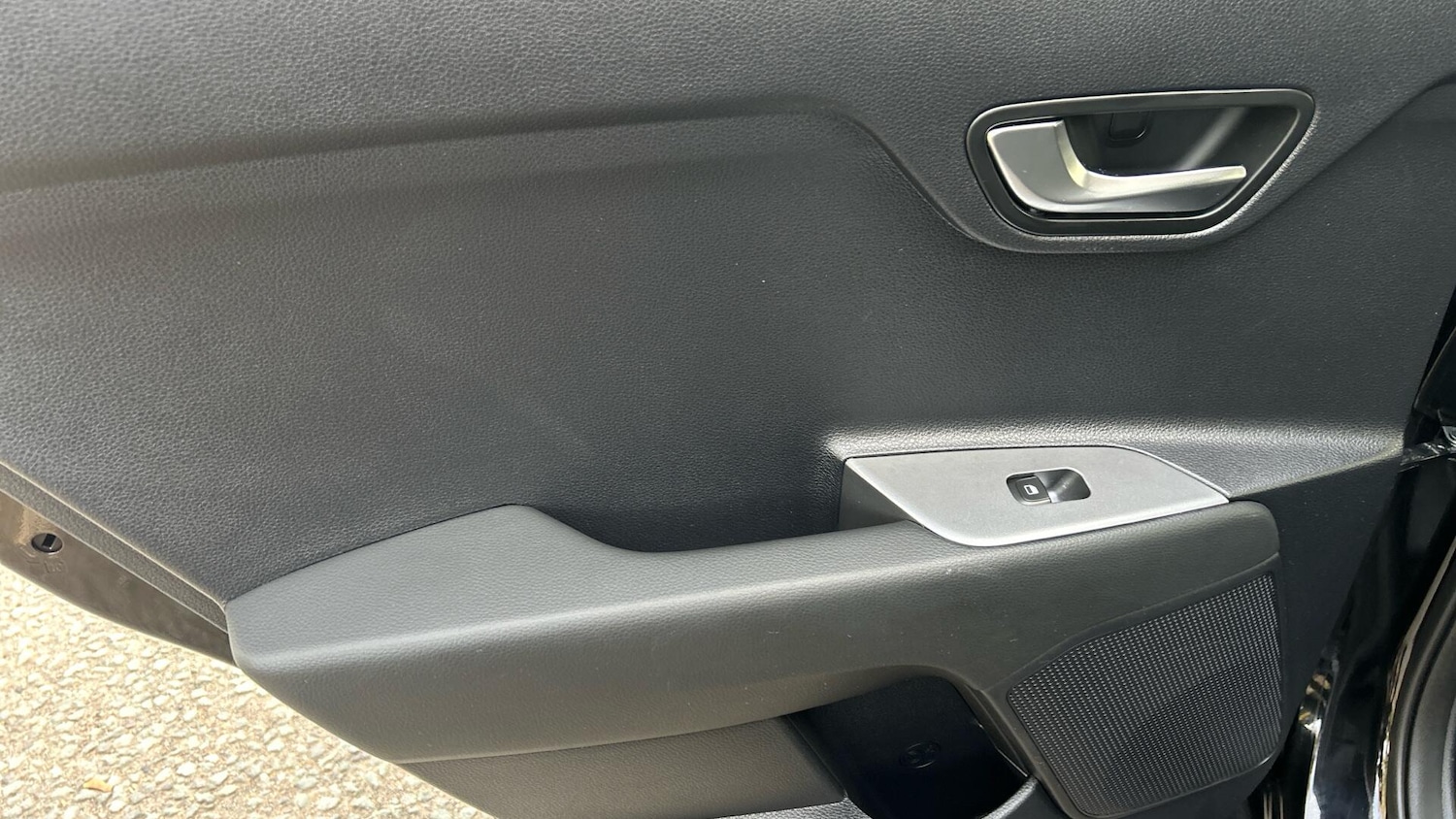 Used Kia Stonic 2023 for sale - 76336232: Photo 23