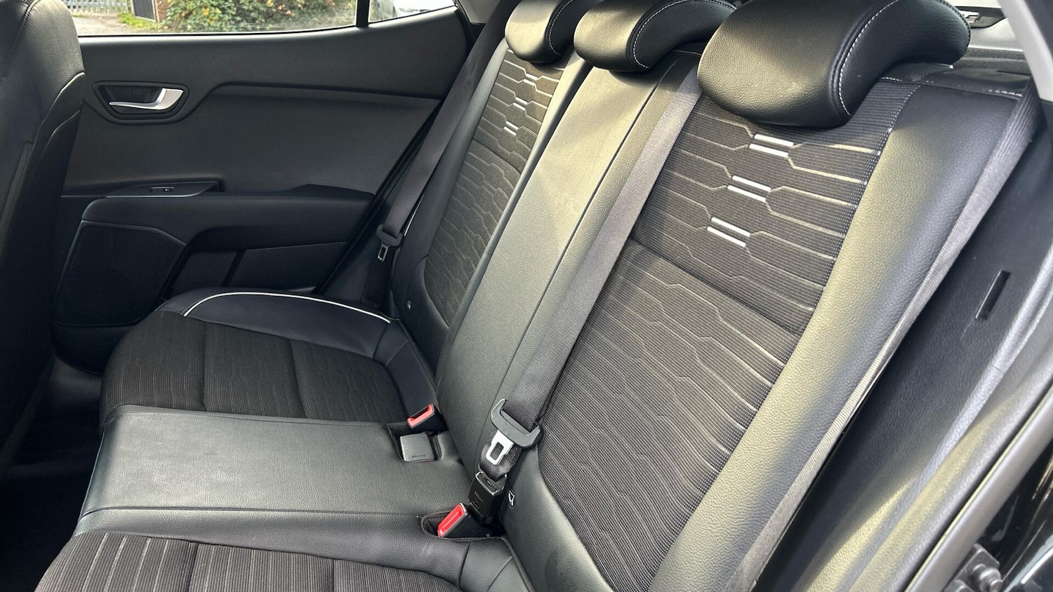 Used Kia Stonic 2023 for sale - 76336232: Photo 24