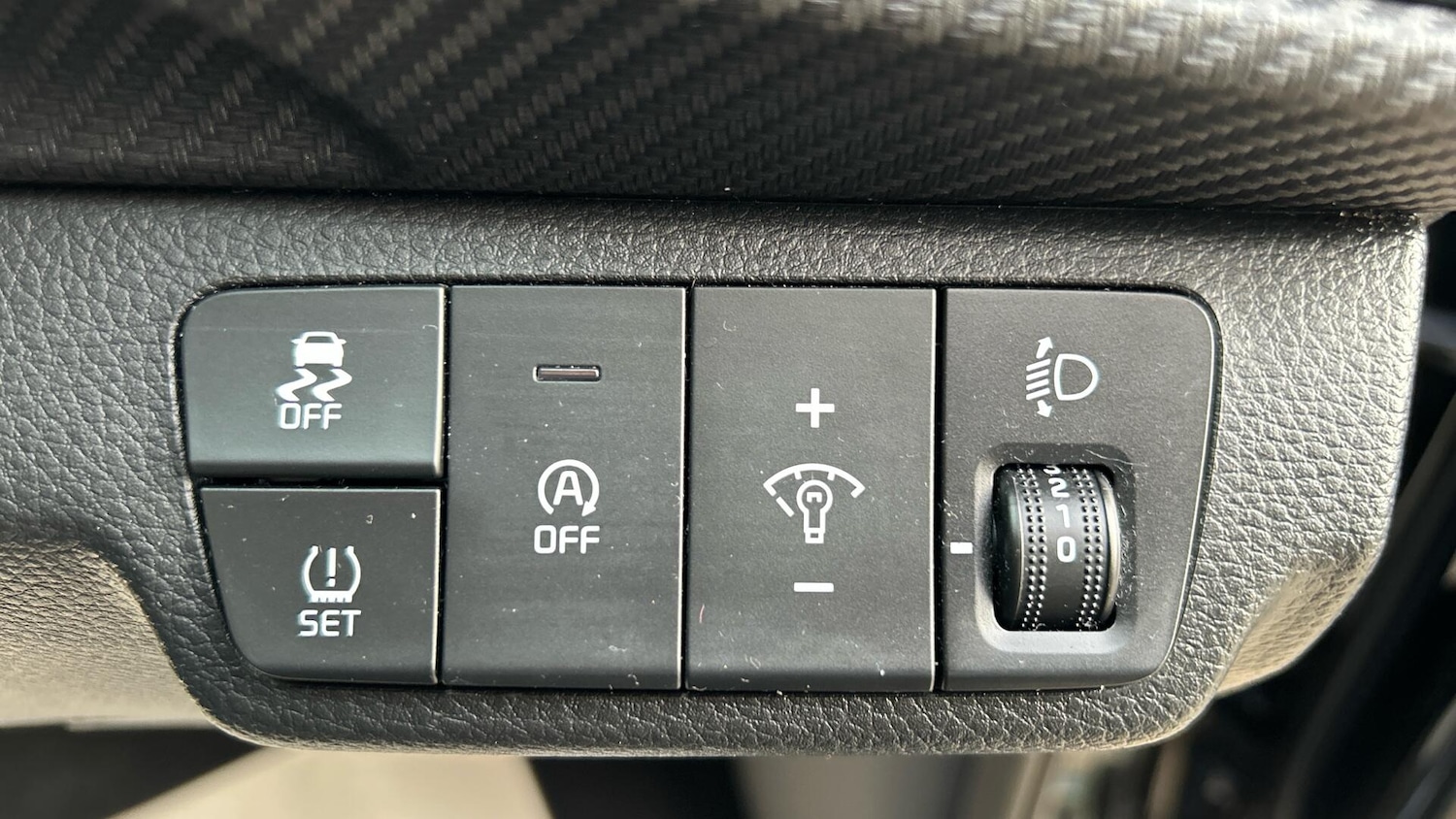 Used Kia Stonic 2023 for sale - 76336232: Photo 31