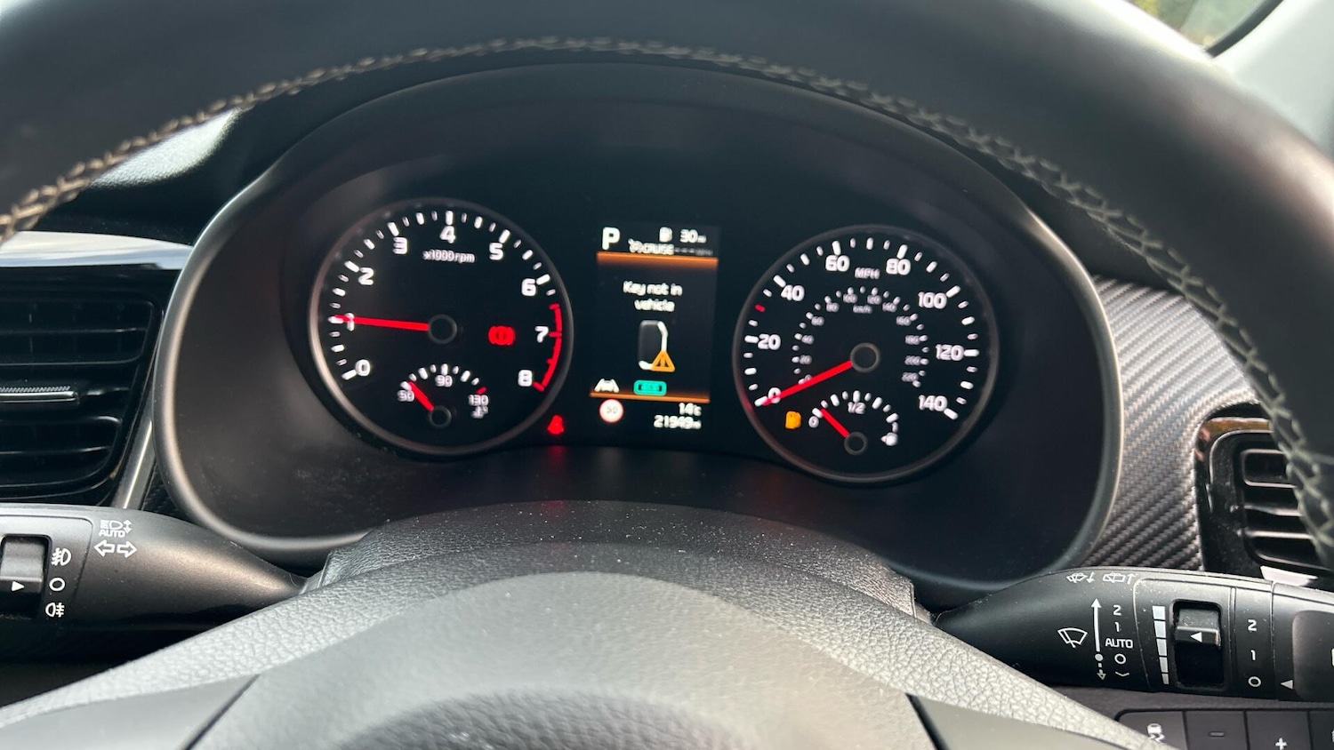 Used Kia Stonic 2023 for sale - 76336232: Photo 9