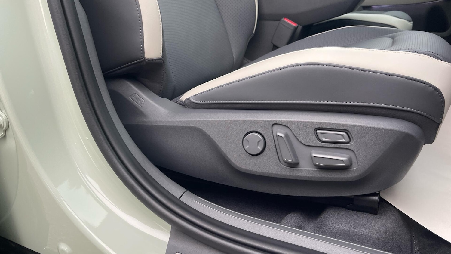 Used Kia EV3 2025 for sale - 77016435: Photo 42