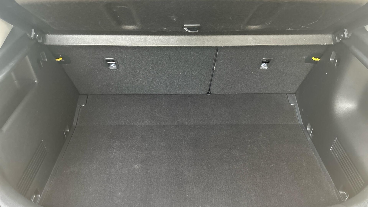 Used Kia Stonic 2022 for sale - 76337736: Photo 12