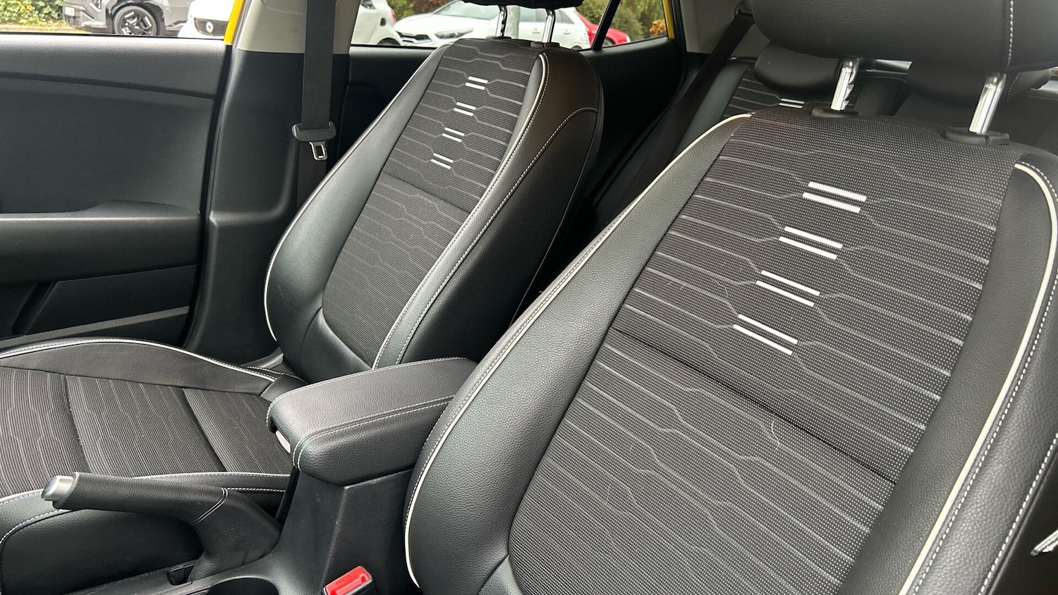 Used Kia Stonic 2022 for sale - 76337736: Photo 17