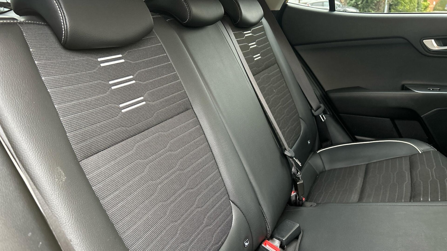 Used Kia Stonic 2022 for sale - 76337736: Photo 23