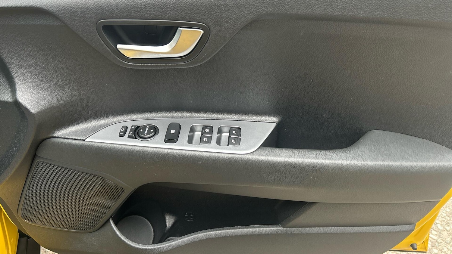 Used Kia Stonic 2022 for sale - 76337736: Photo 24