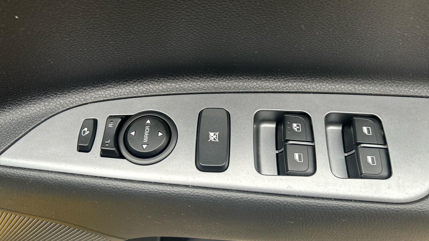 Used Kia Stonic 2022 for sale - 76337736: Photo 25