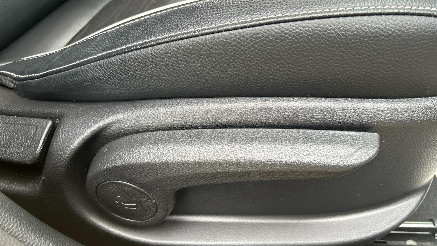 Used Kia Stonic 2022 for sale - 76337736: Photo 29