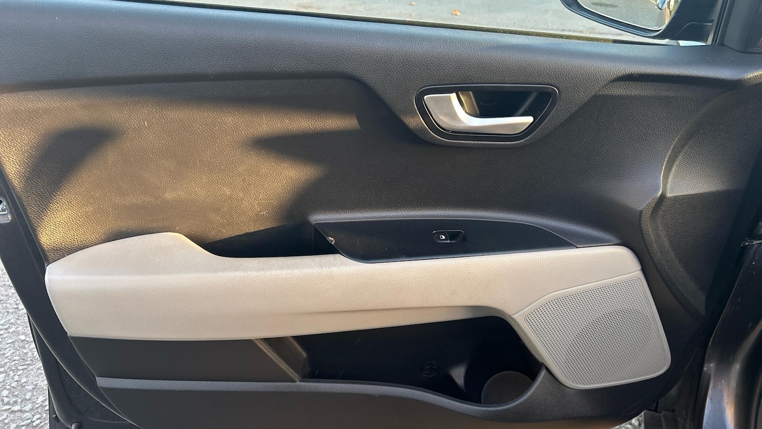 Used Kia Stonic 2018 for sale - 76380518: Photo 17