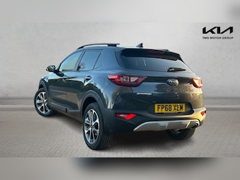 Used Kia Stonic 2018 for sale - 76380518: Photo