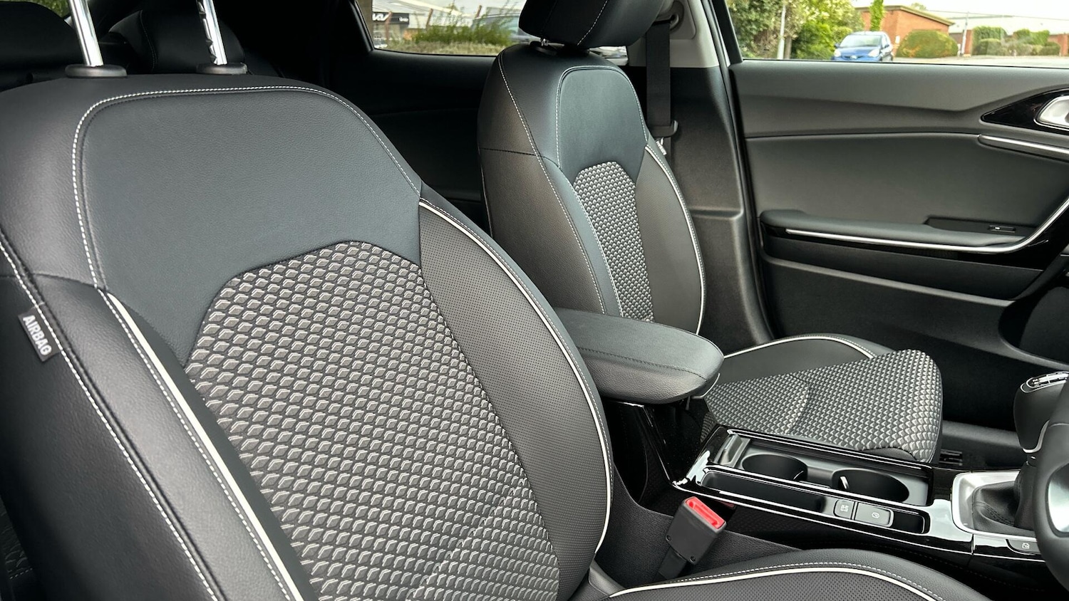 Used Kia XCeed 2025 for sale - 76823458: Photo 24