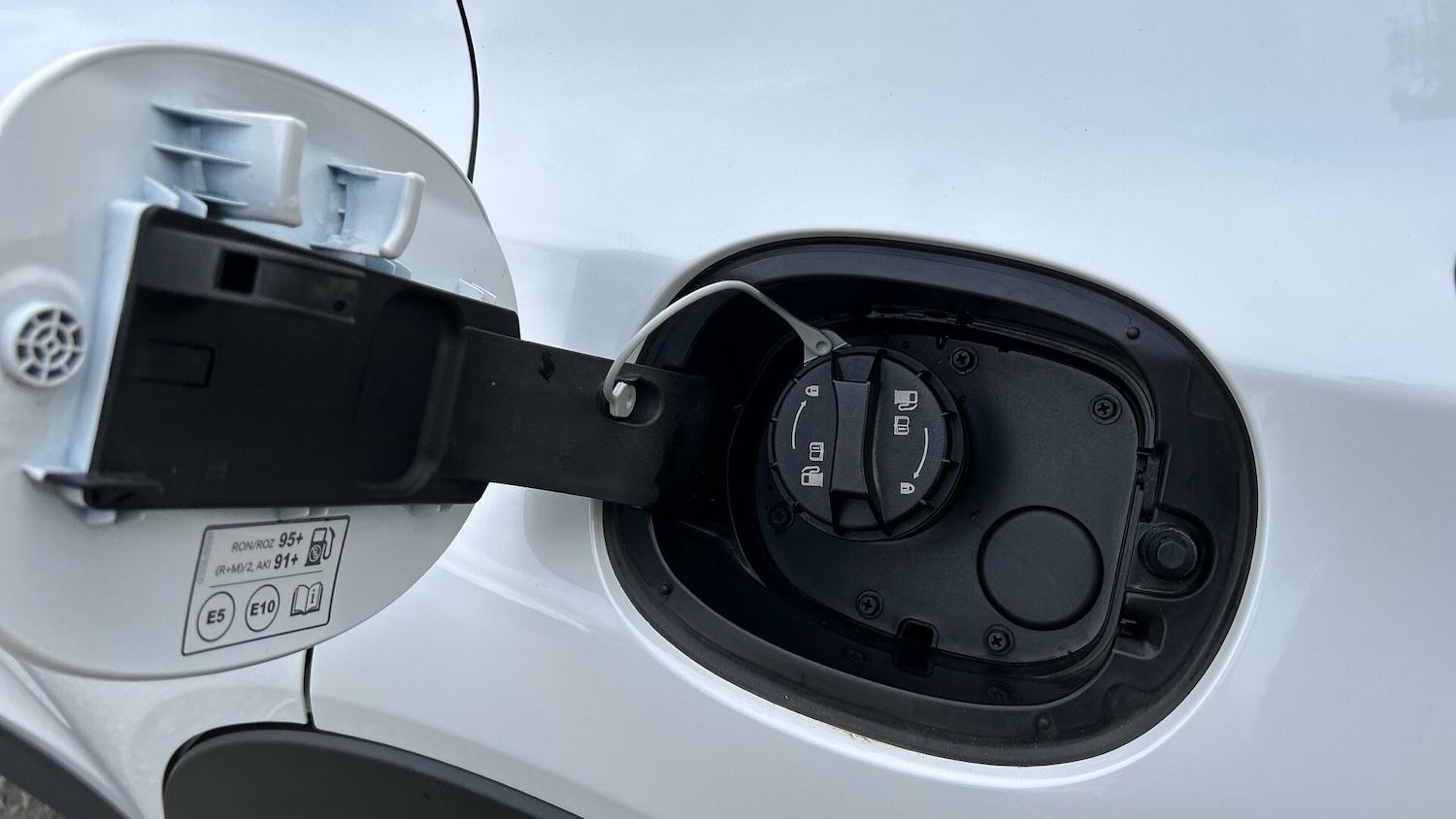 Used Kia XCeed 2025 for sale - 76823458: Photo 9