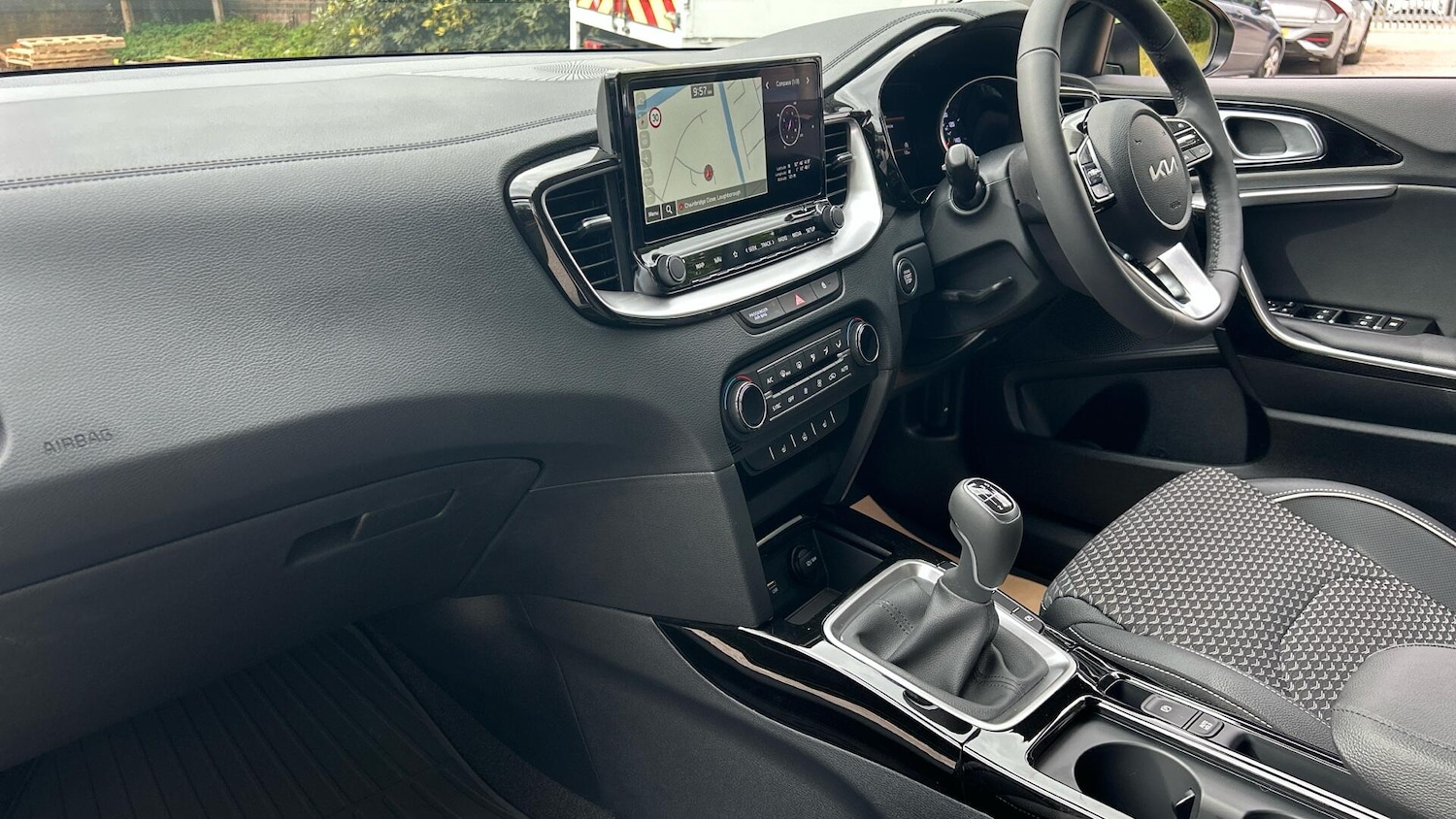 Used Kia XCeed 2025 for sale - 76377921: Photo 4