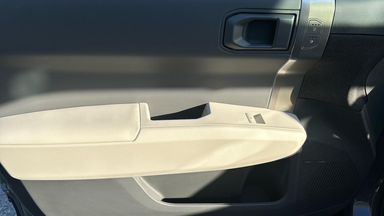 Used Kia EV3 2025 for sale - 77015656: Photo 15